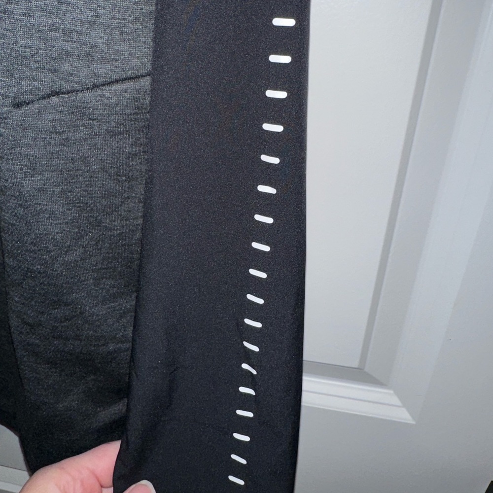 Under Armor Pull Over - image 3